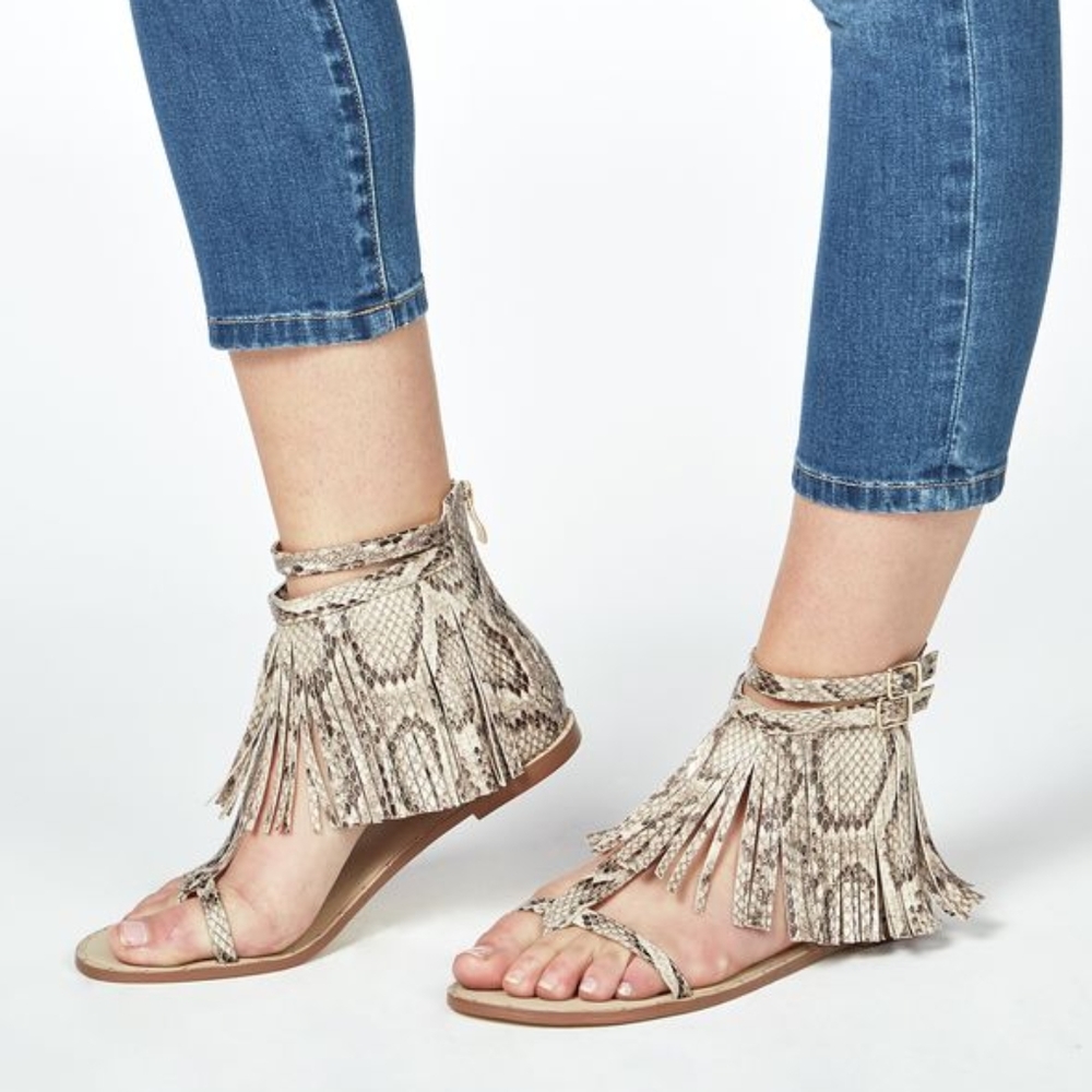 JustFab Winnifred reptile fringe sandals size 6½